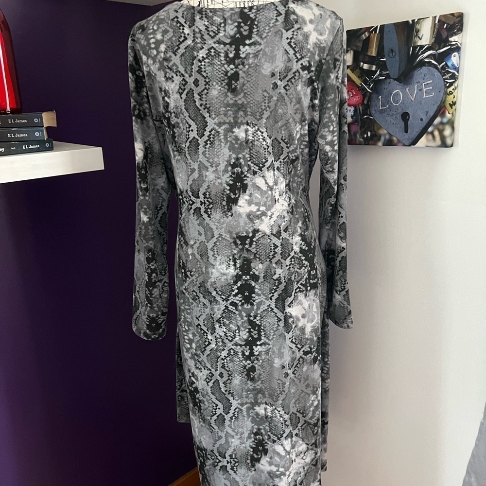Dennis Basso Gray/Black Snakeskin Print Dress - Picture 6 of 8